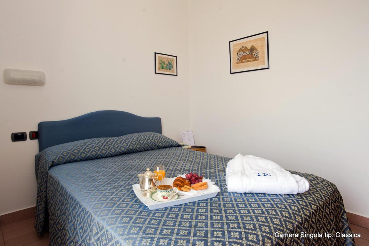 Excelsior Hotel E Appartamenti Loano Esterno foto