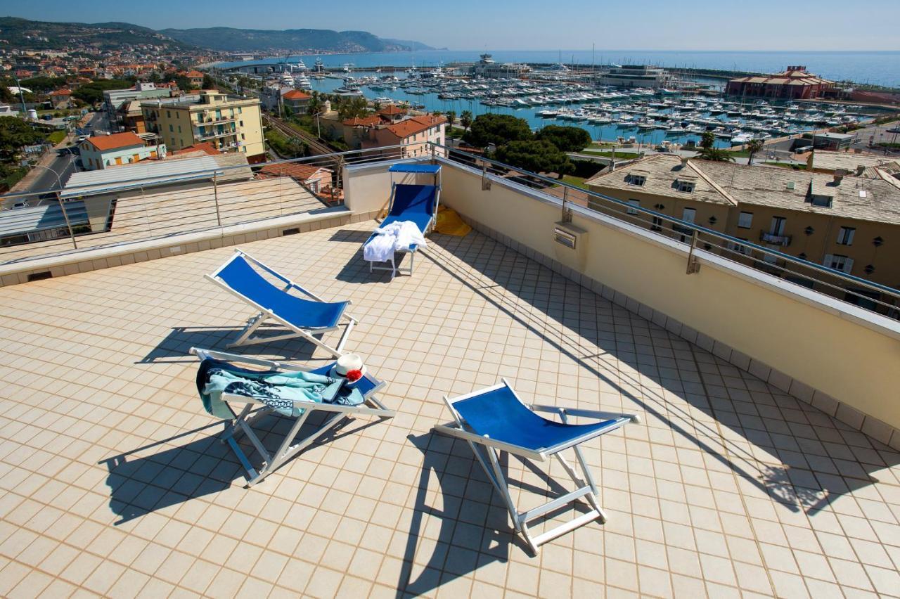 Excelsior Hotel E Appartamenti Loano Esterno foto