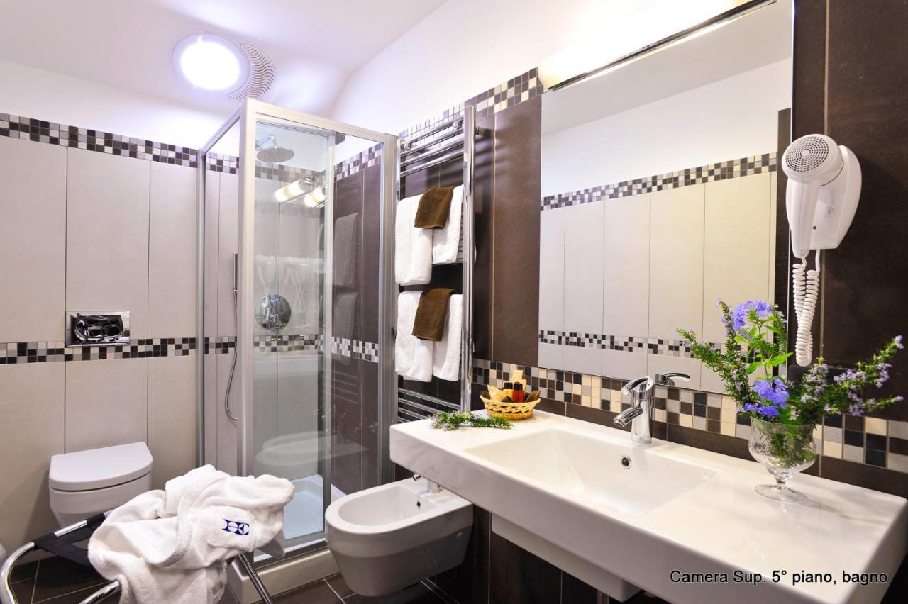Excelsior Hotel E Appartamenti Loano Esterno foto