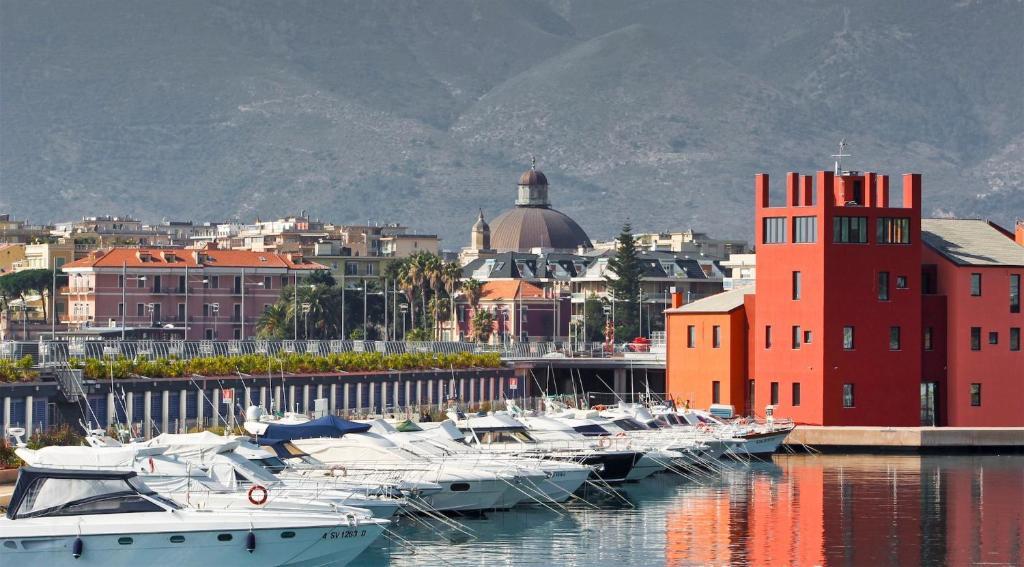 Excelsior Hotel E Appartamenti Loano Esterno foto